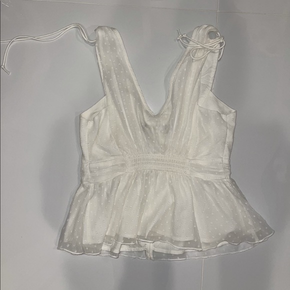 Adorable White Abercrombie Top - Picture 2 of 3